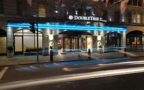 Отель Doubletree By Hilton London - West End Exterior photo