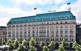 Hotel Adlon Kempinski Берлин Exterior photo