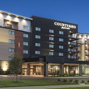Courtyard By Marriott Mt. Pleasant At Central Michigan University Маунт-Плезант Exterior photo