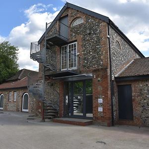 Bed and Breakfast The Mill Тетфорд Exterior photo