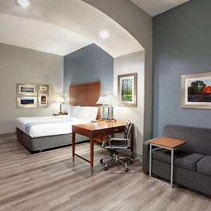 Comfort Inn & Suites Кливленд Exterior photo
