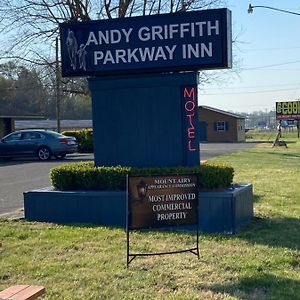 Andy Griffith Parkway Inn Маунт-Эйри Exterior photo
