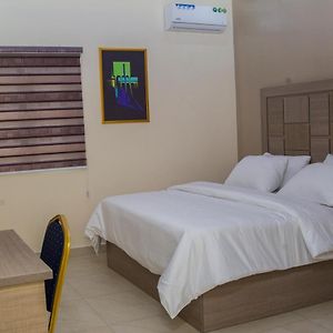 Mitos Luxury Suites Лагос Exterior photo