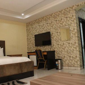 Mitos Luxury Suites Лагос Exterior photo