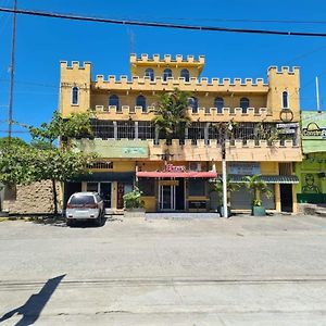 Hotel El Castillo Del Puerto Пуэрто-Барриос Exterior photo