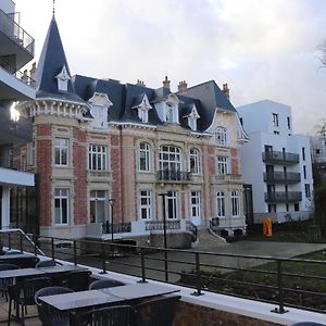 Апарт отель Domitys Le Parc Des Aubiers Пуасси Exterior photo