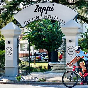 Zappi Cycling Hotel Риоло-Терме Exterior photo