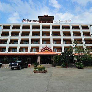 Rayong Lanna Hotel Exterior photo