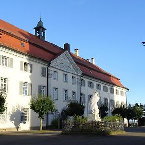 Отель Tagungshaus Schonenberg Эльванген Exterior photo