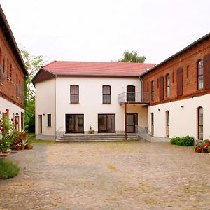 Отель Landhaus Heinrichshof Йютербог Exterior photo