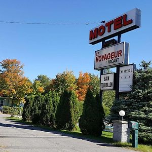 Motel Le Voyageur Сен-Жером Exterior photo