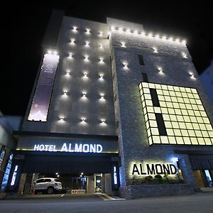 Masan Almond Hotel Чханвон Exterior photo