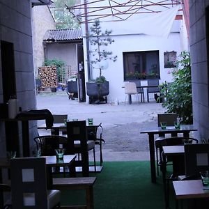 Apartmany Caffe & Grill Роуднице-над-Лабем Exterior photo