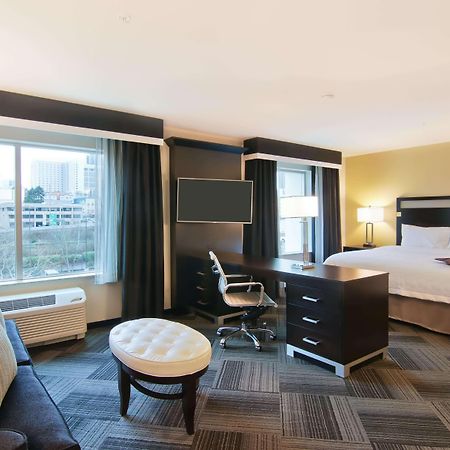 Hampton Inn & Suites Bellevue Downtown/Seattle Экстерьер фото