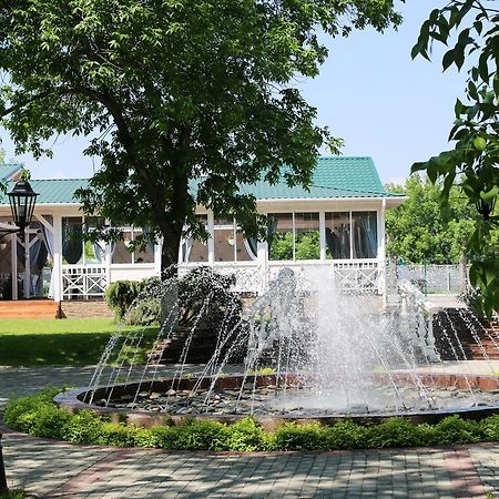 Отель Green Hall Kamensk Uralsky Экстерьер фото