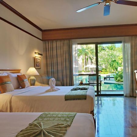 Thara Patong Beach Resort & Spa Экстерьер фото