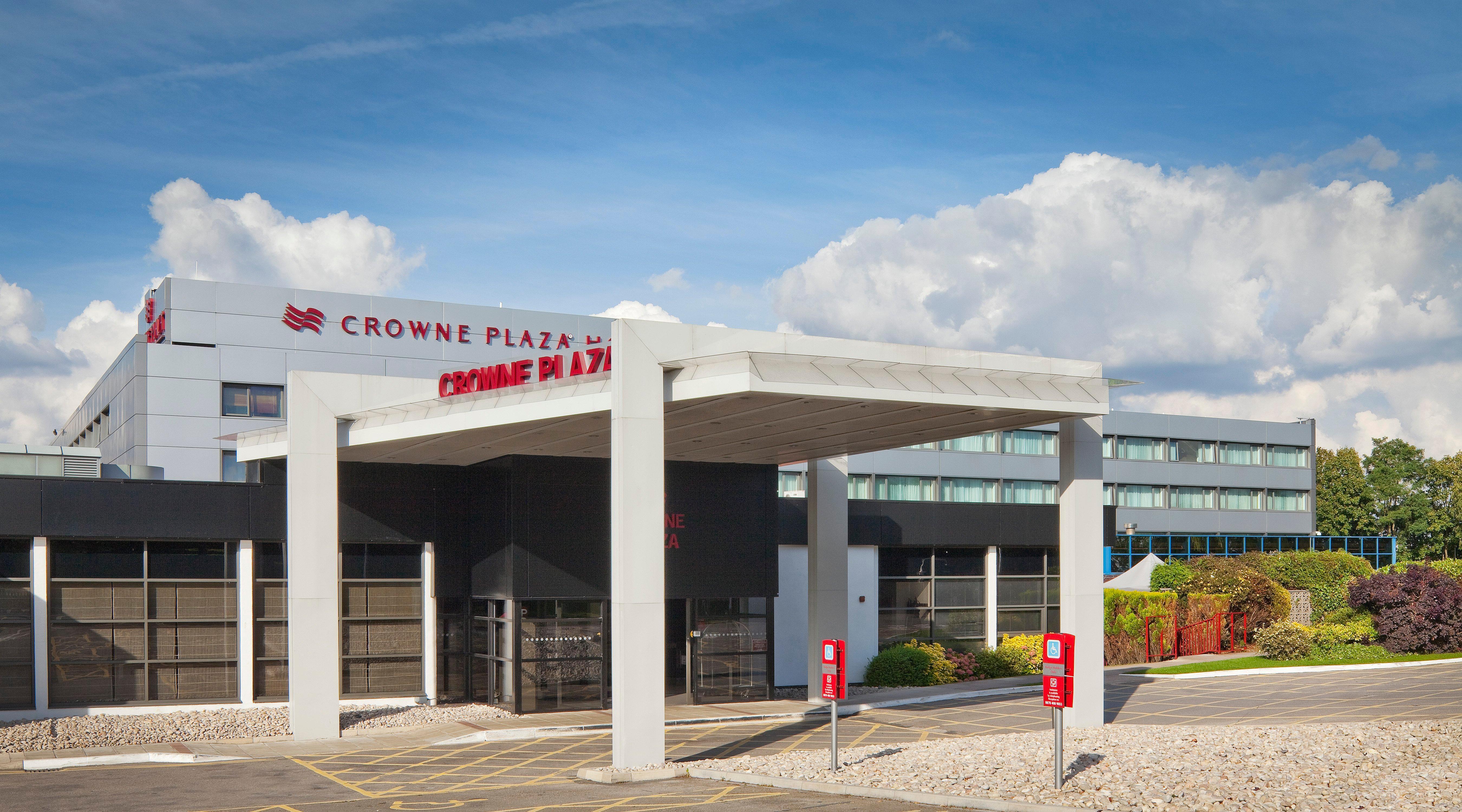 Crowne Plaza Manchester Airport, An Ihg Hotel Хейл Экстерьер фото