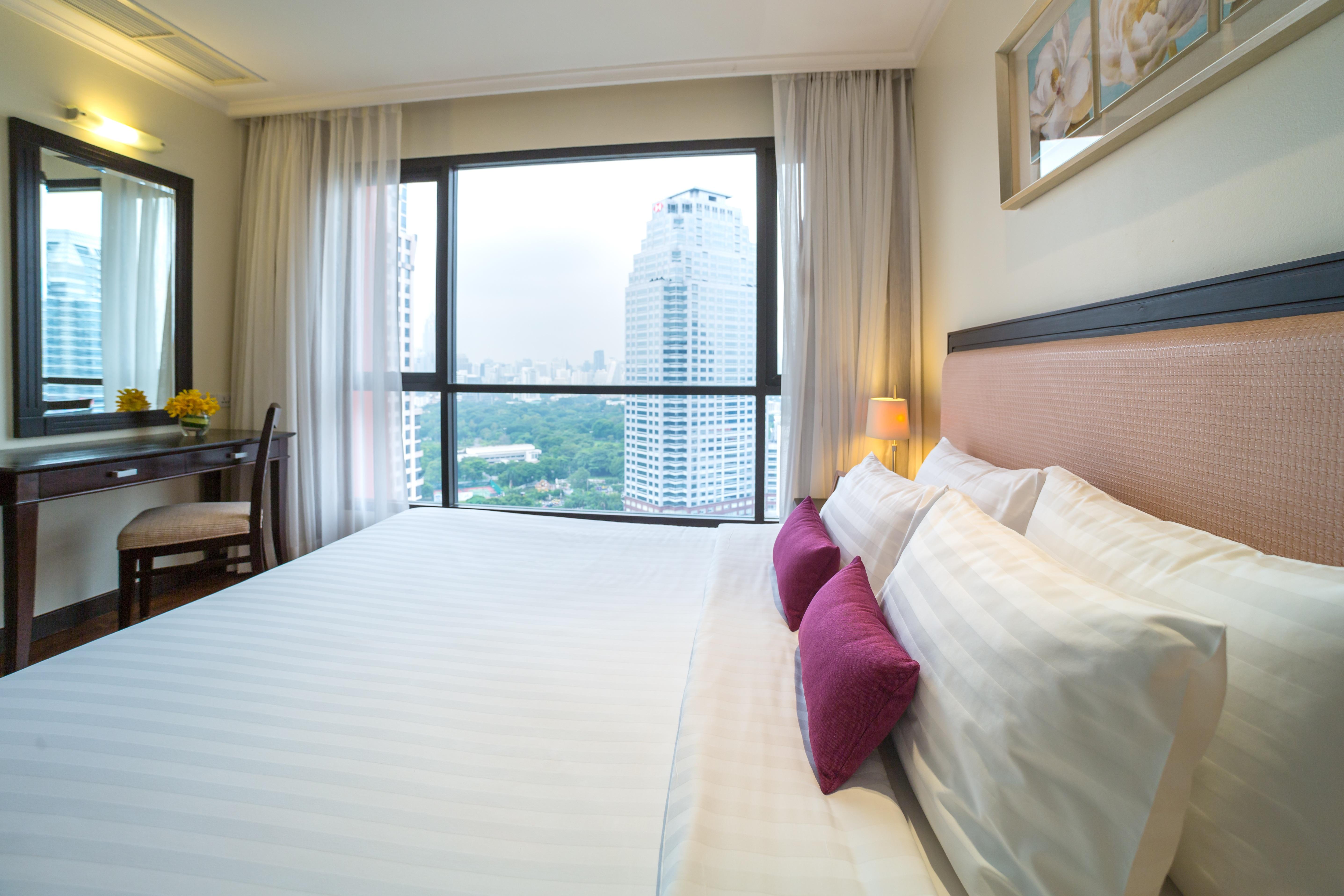 Bandara Silom Suites, Bangkok Бангкок Экстерьер фото