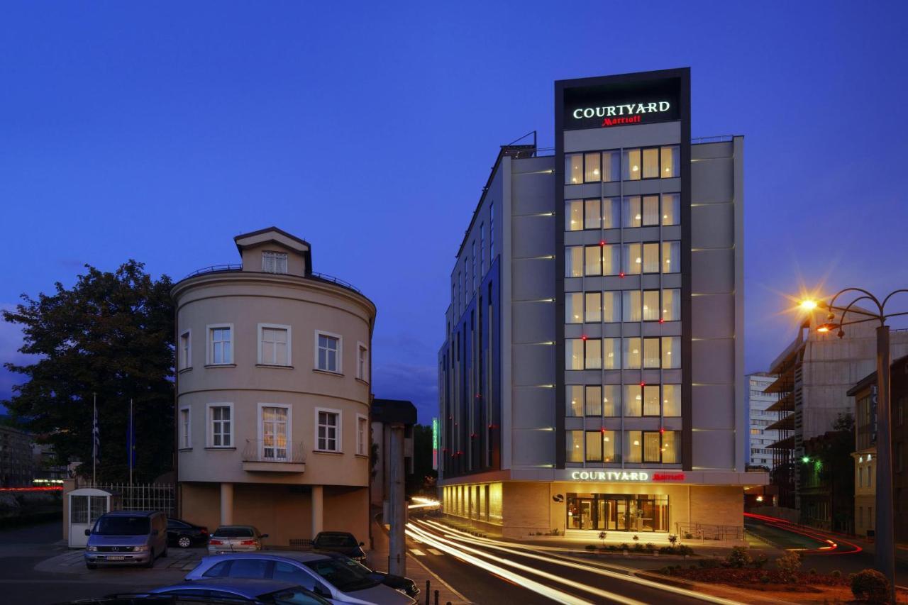 Отель Courtyard By Marriott Сараево Экстерьер фото