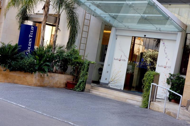 Golden Tulip Hotel De Ville Бейрут Экстерьер фото