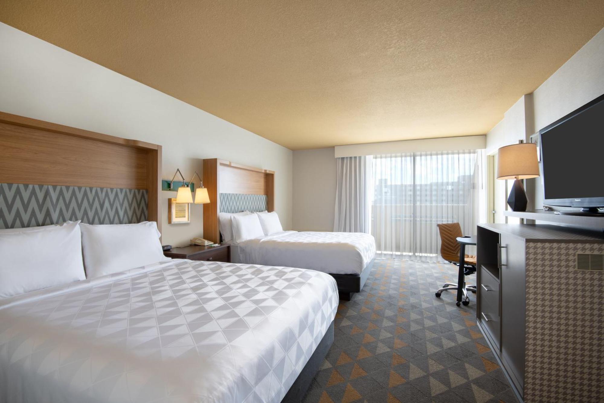 Holiday Inn Denver East, An Ihg Hotel Экстерьер фото