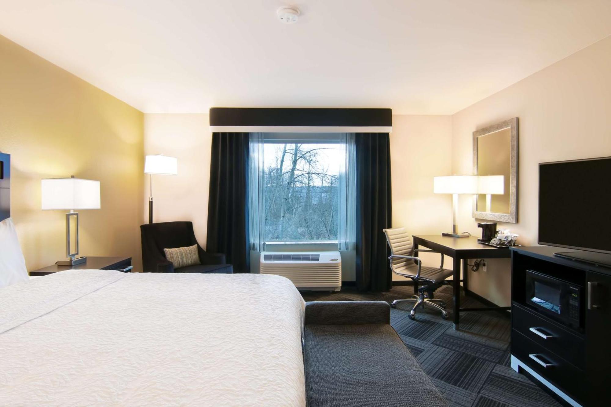 Hampton Inn & Suites Bellevue Downtown/Seattle Экстерьер фото
