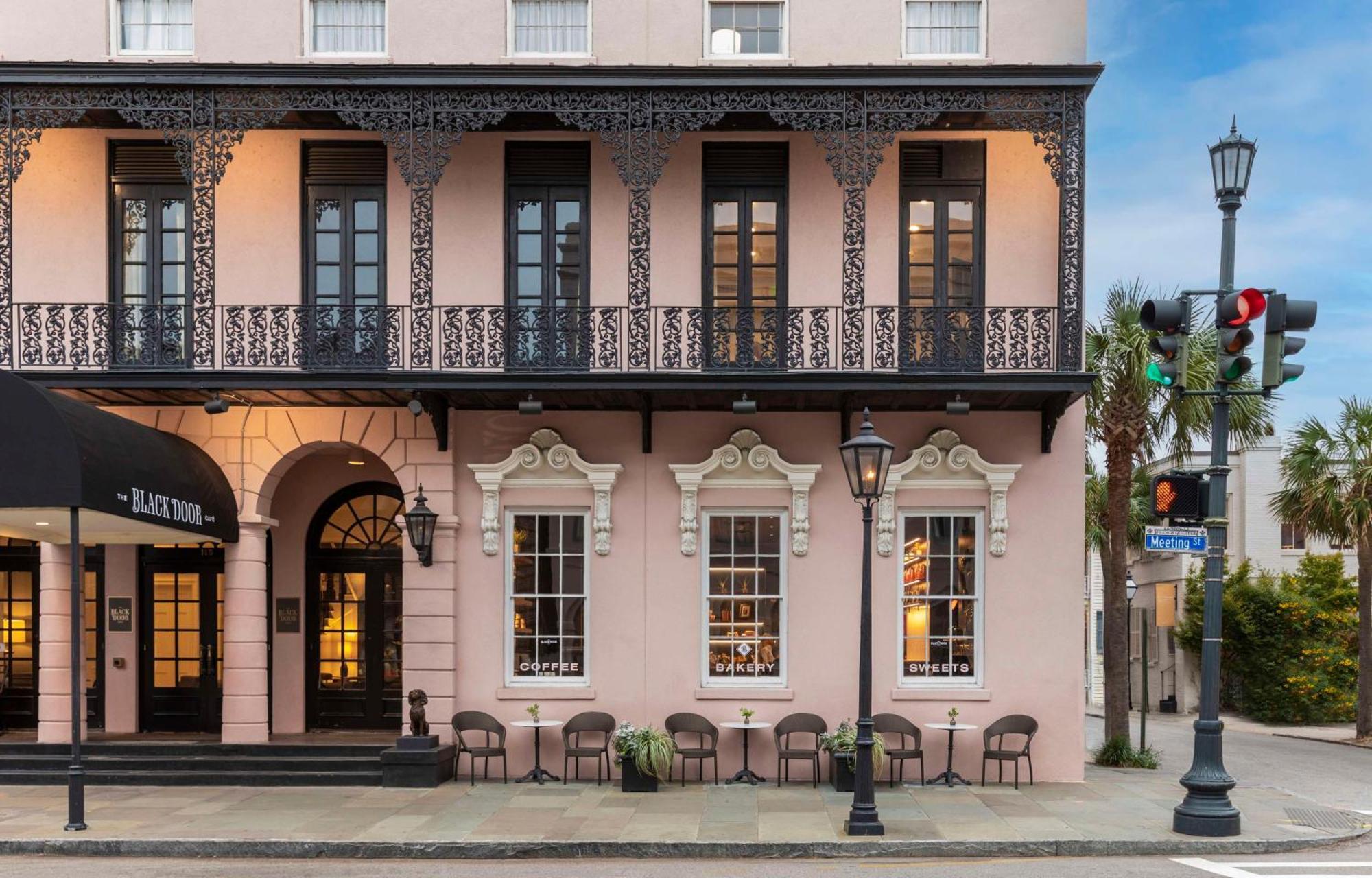 Отель Mills House Charleston, Curio Collection By Hilton Экстерьер фото