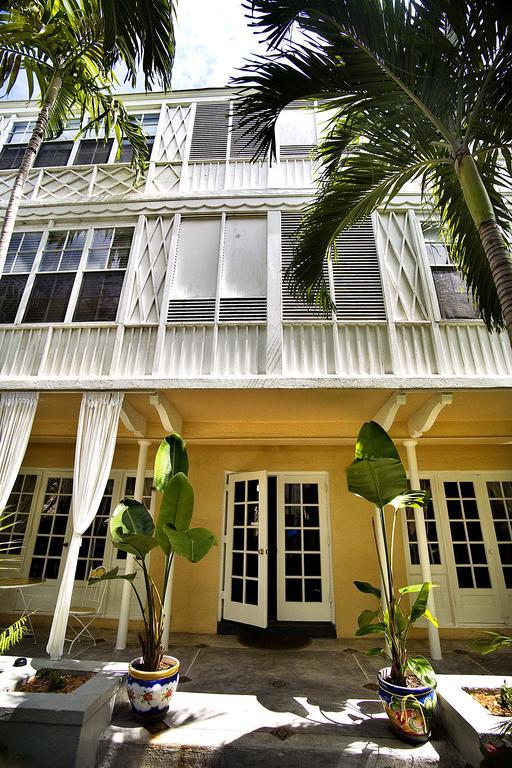 Sadigo Court Hotel Майами-Бич Экстерьер фото