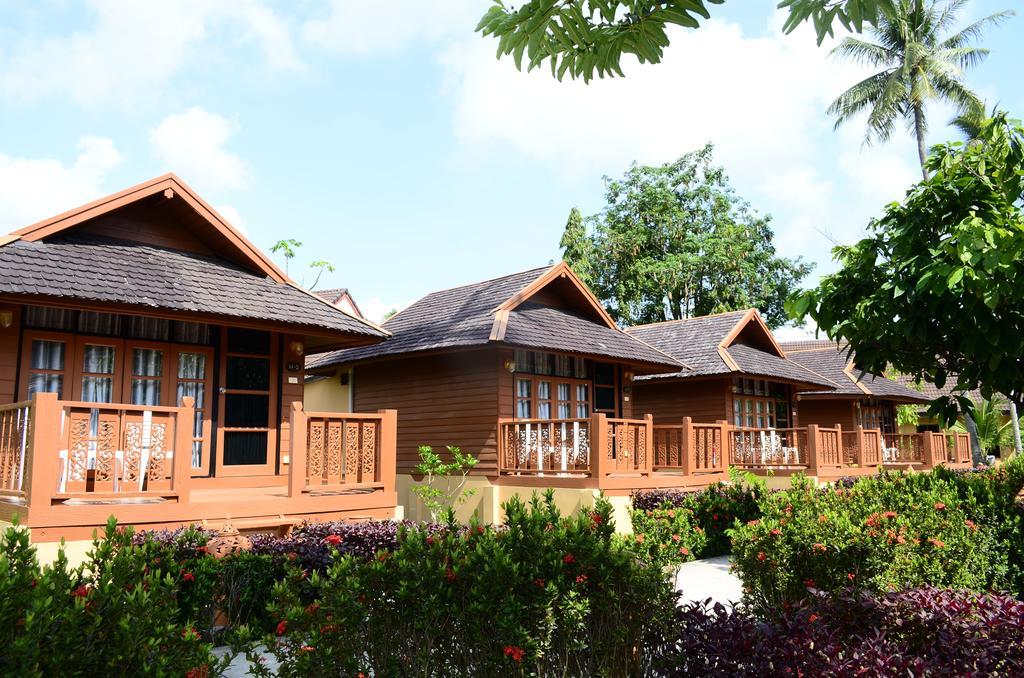 Отель Phuket Siray Hut Ratsada Номер фото