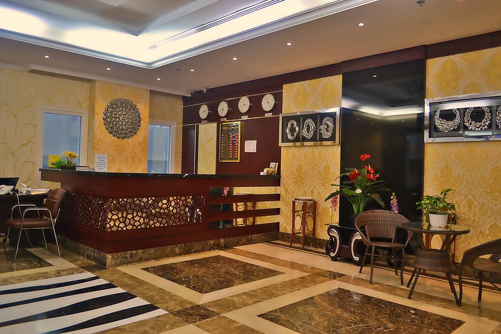 Milestone Hotel Apartment Дубай Экстерьер фото