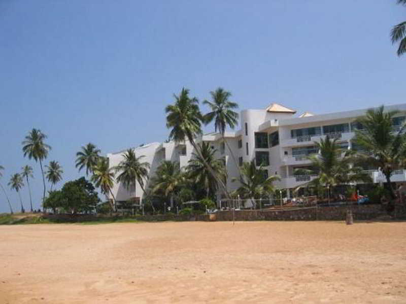 Induruwa Beach Resort Экстерьер фото