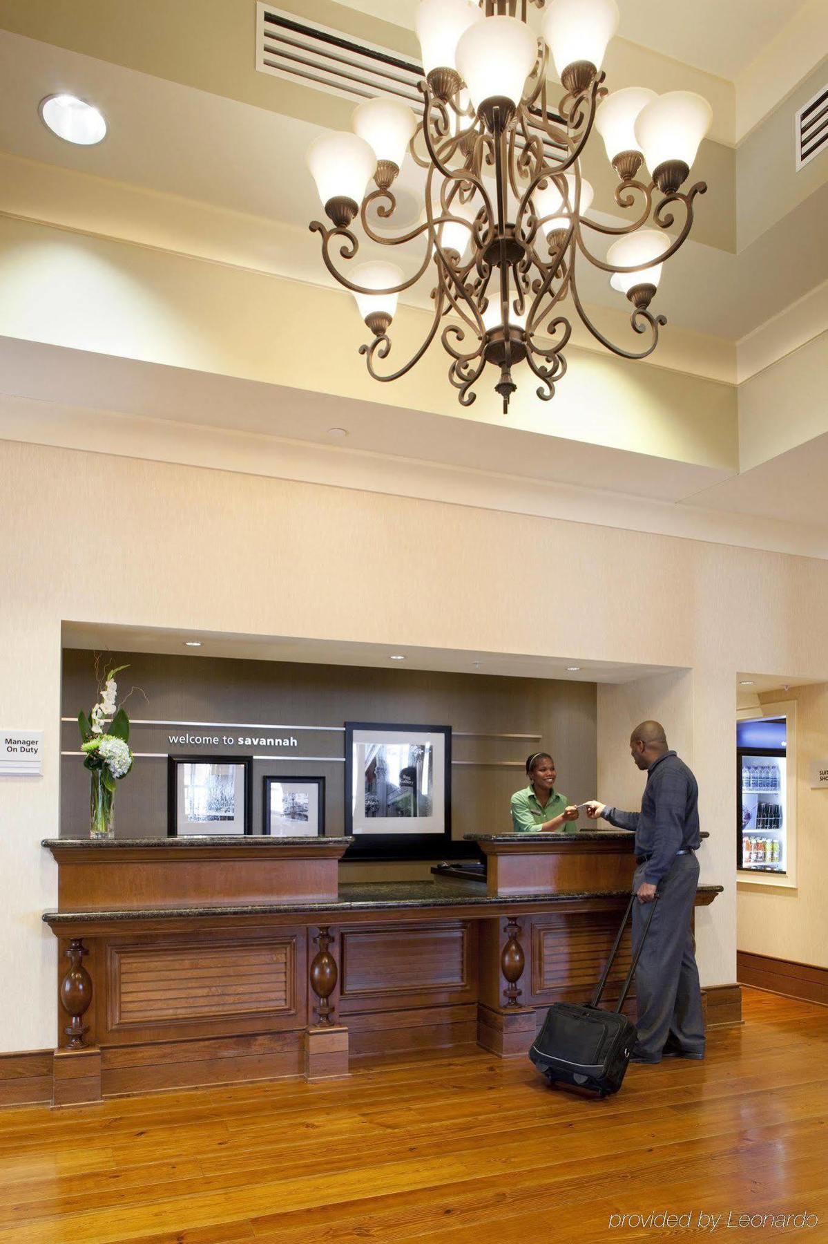 Hampton Inn & Suites Savannah/Midtown Интерьер фото