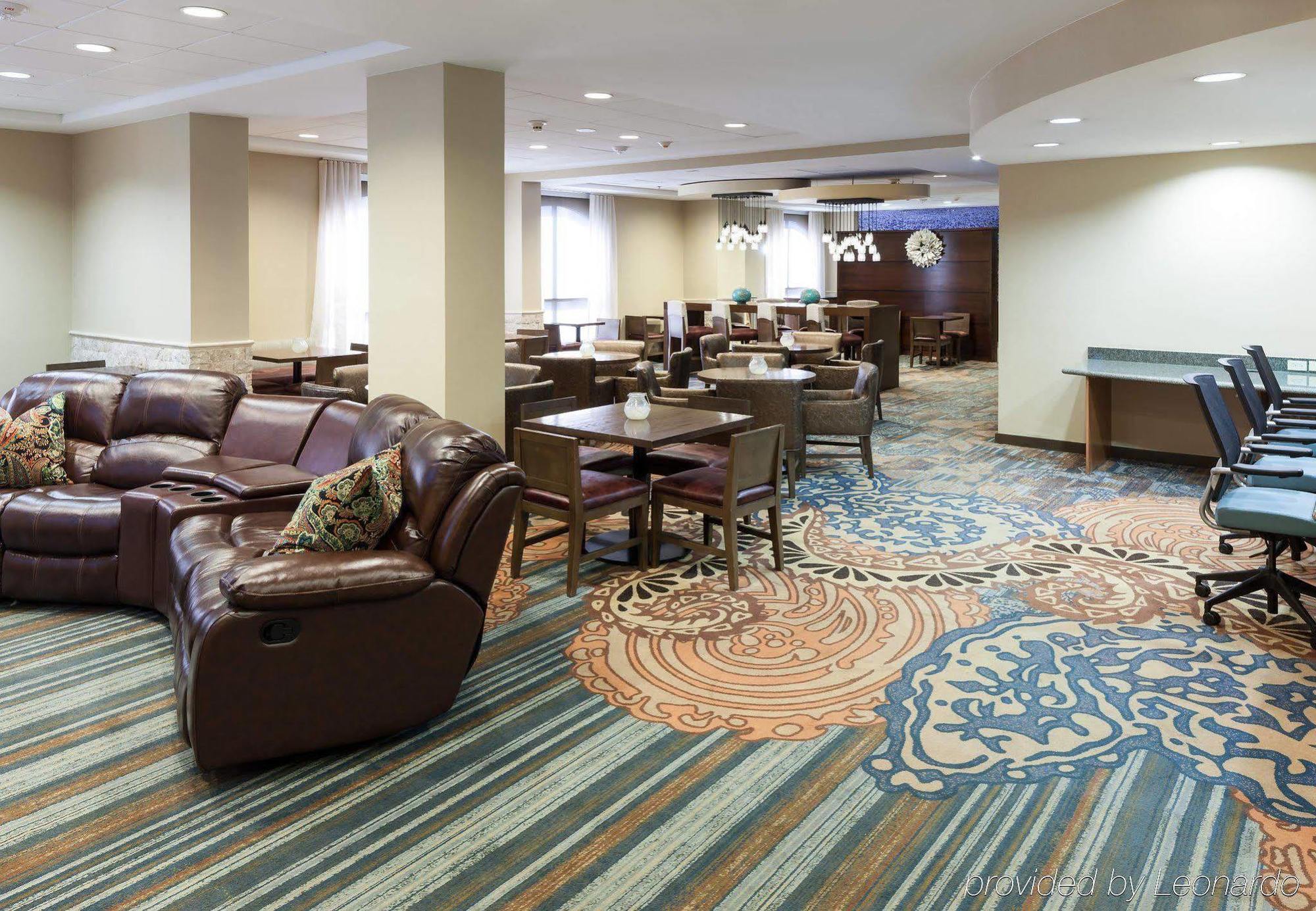 Springhill Suites By Marriott Dallas Downtown / West End Экстерьер фото