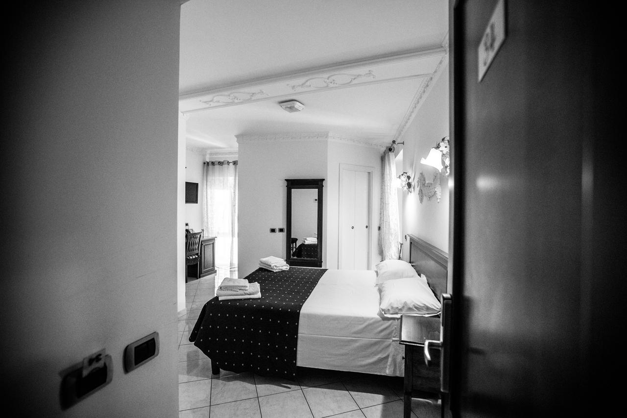 Hotel De Monti Рим Экстерьер фото