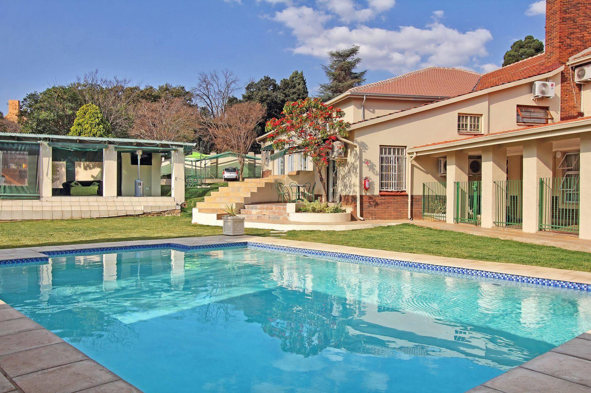 Villa Vittoria Lodge And Conference Centre Йоханнесбург Экстерьер фото