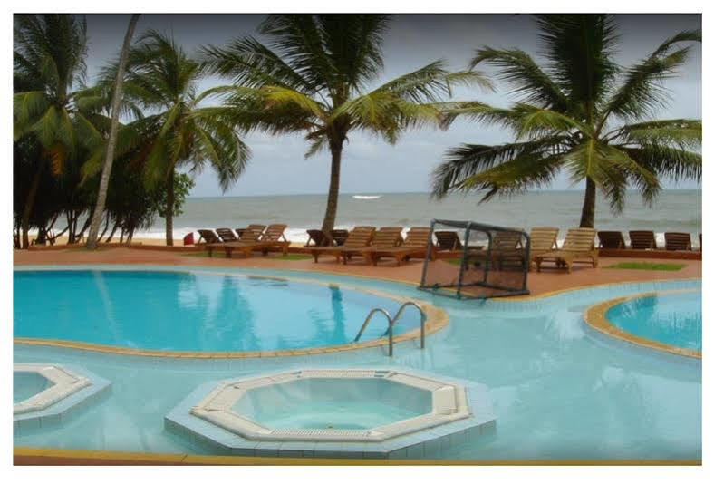 Induruwa Beach Resort Экстерьер фото