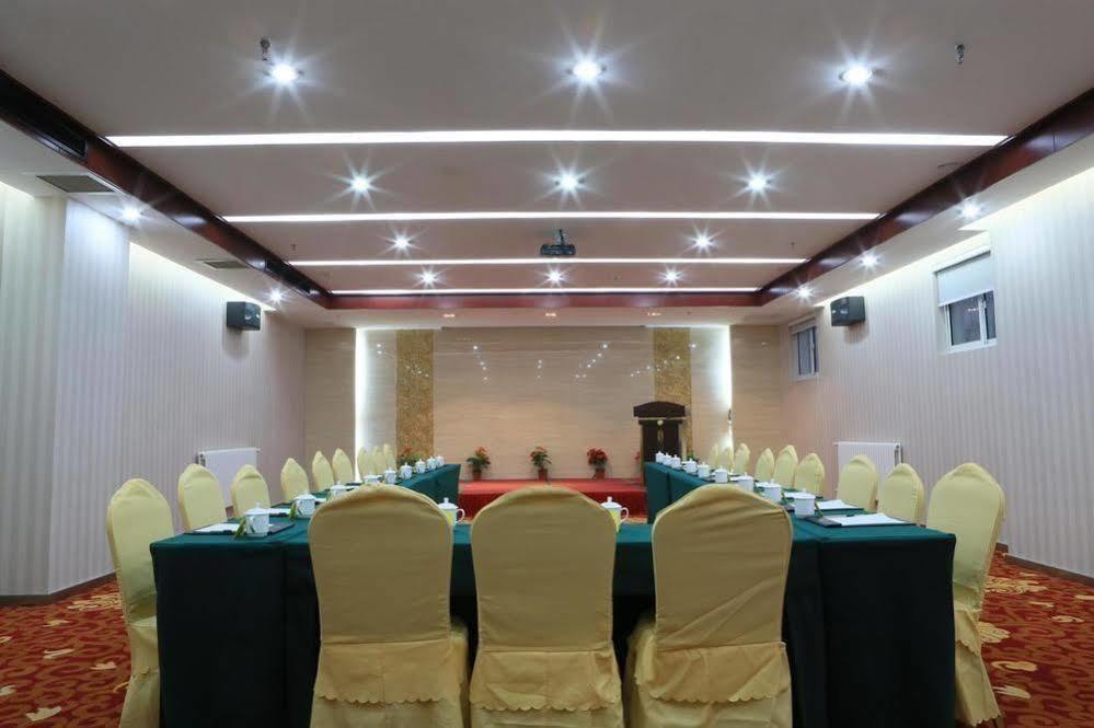 Отель Starway Premier Qingdao International Convention Center Экстерьер фото