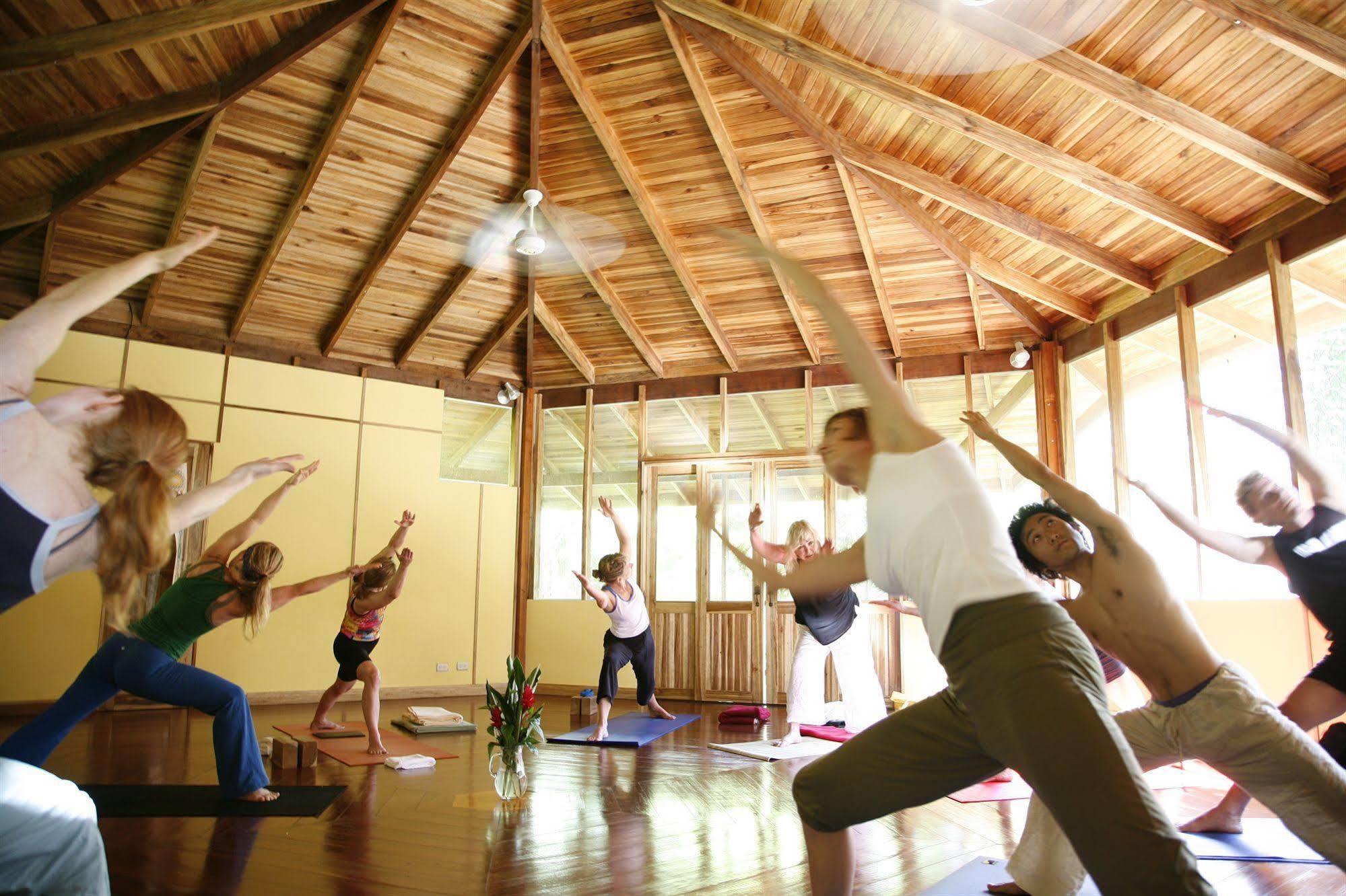 Отель Samasati Yoga & Wellness Retreat Puerto Viejo de Talamanca Экстерьер фото