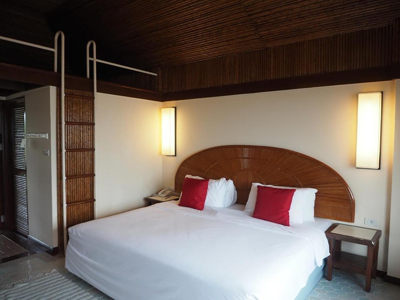 Rayong Resort Hotel Бан-Пе Экстерьер фото