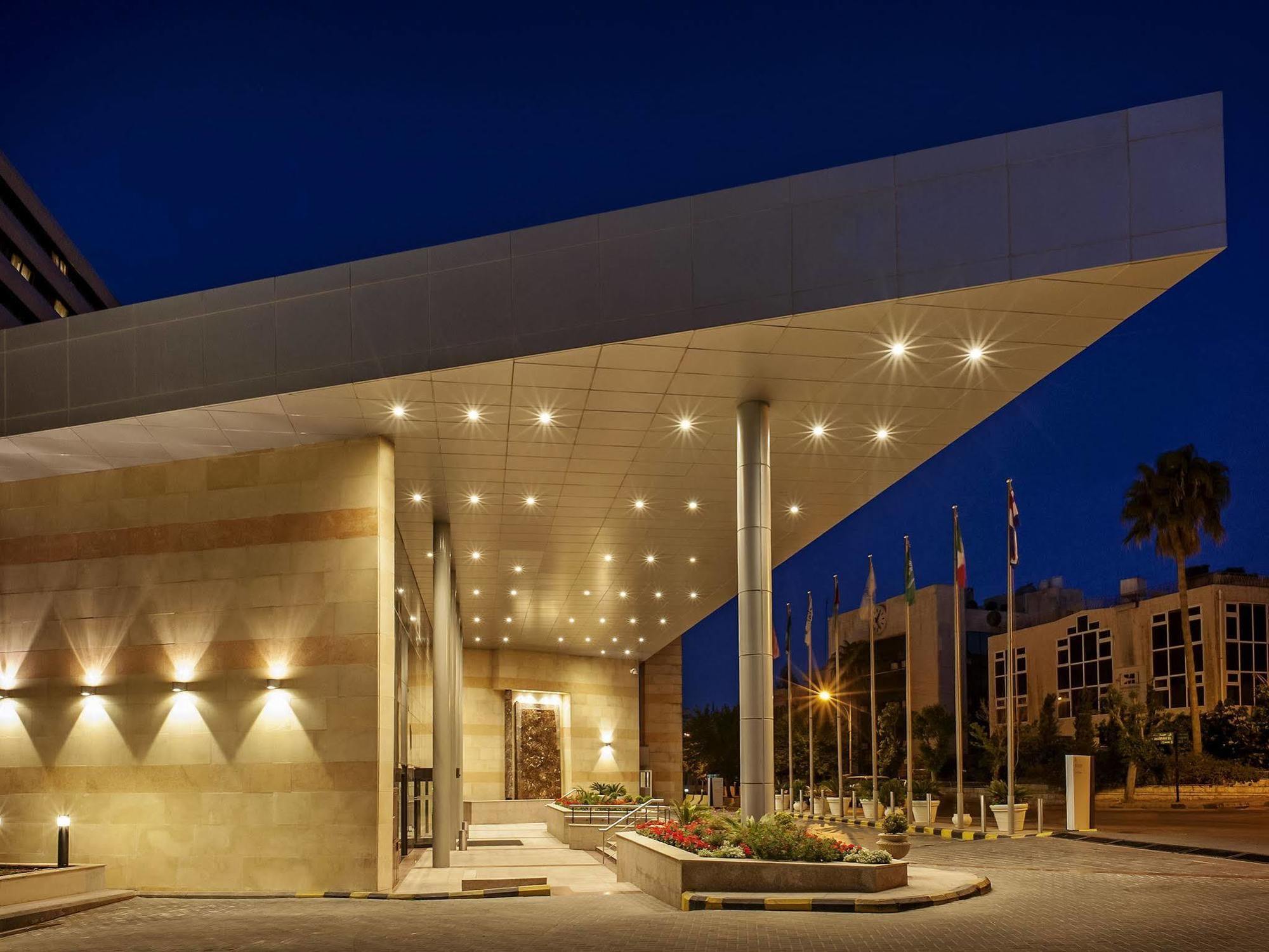Отель Le Grand Amman Managed By Accor Экстерьер фото