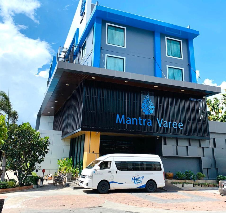 Mantra Varee Hotel Хон Каен Экстерьер фото