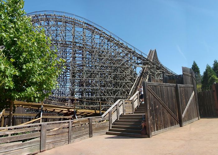 Parque Warner Madrid Parque Warner Madrid Vacation Packages - Expedia photo