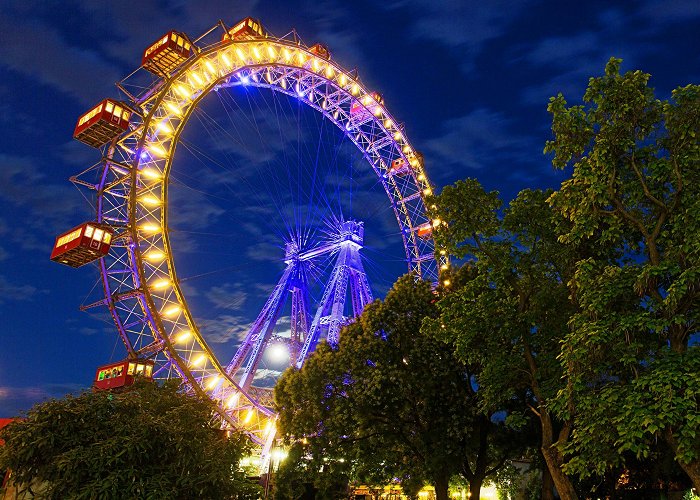 Giant Ferris Wheel Belvedere Palace + Vienna Giant Ferris Wheel photo