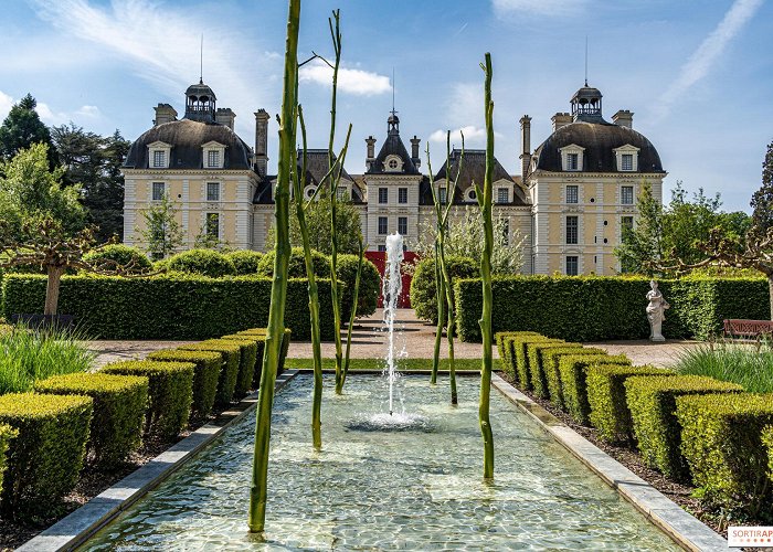 Chateau de Cheverny The Château de Cheverny, its treasures and 6 gardens to discover ... photo