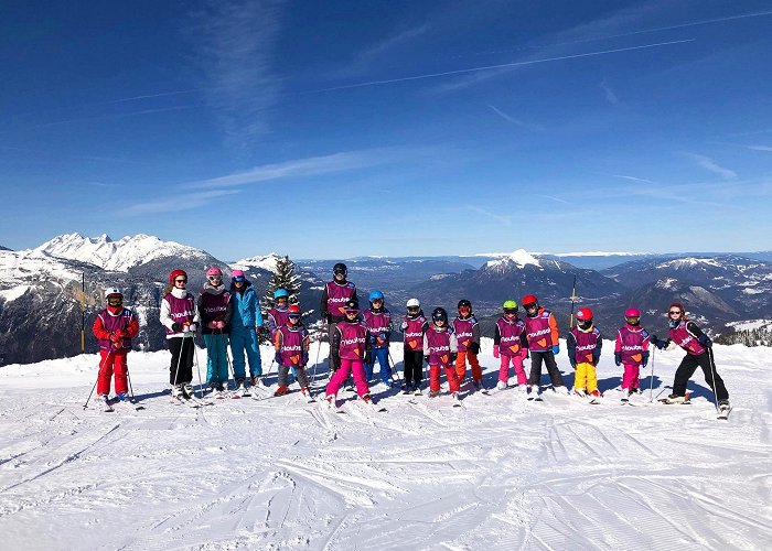 Flaine Ski School ▷ Kids Ski Lessons (5-15 y.) in Flaine from 44 € - CheckYeti photo