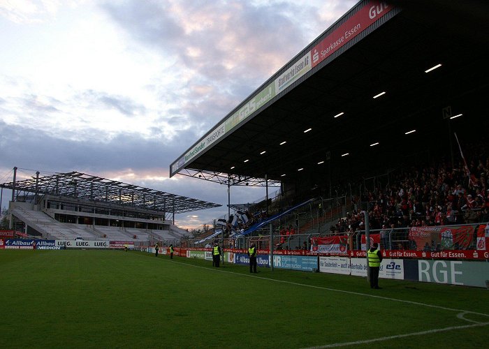 Georg-Melches-Stadion Vor 10 Jahren: "Mach's gut, geliebtes GMS!" - Rot-Weiss Essen photo