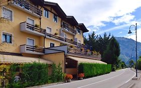 Hotel Dolomiti Левико-Терме Exterior photo