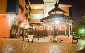 Platino Hotel & Casino Сантьяго-де-лос-Кабальерос Exterior photo