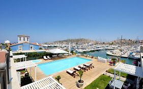 Хостел Cesme Marina Konukevi Exterior photo