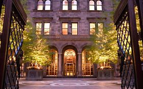 Отель Lotte New York Palace Exterior photo
